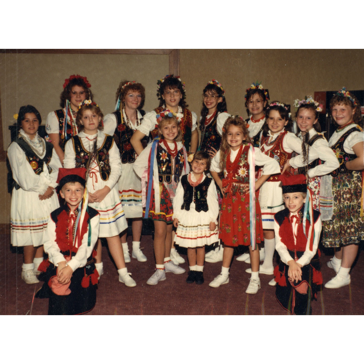 Students from Casimir Pulaski Polish School, 1989 squared.jpg