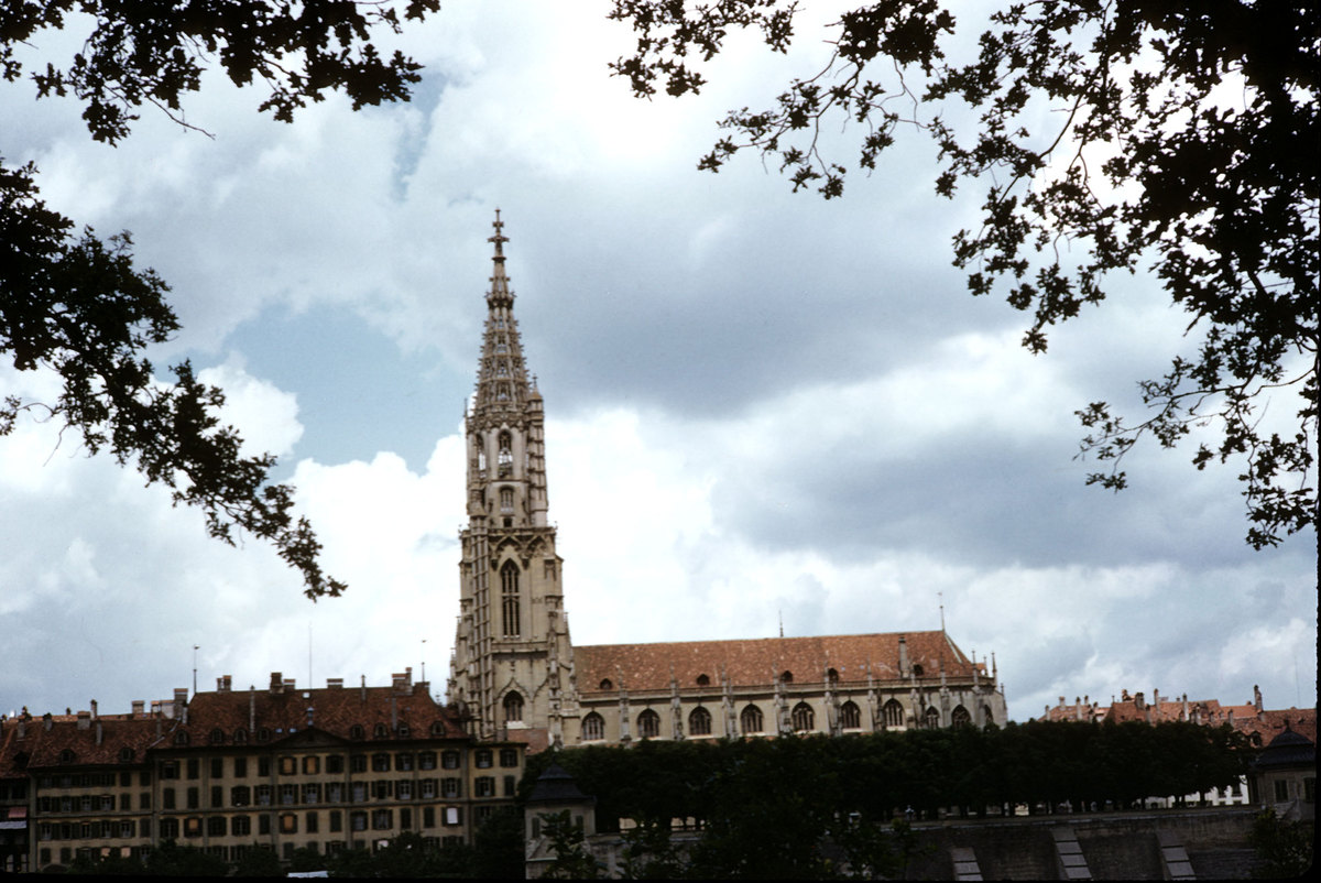 19_Bern-Cathedral-from-sout.jpg