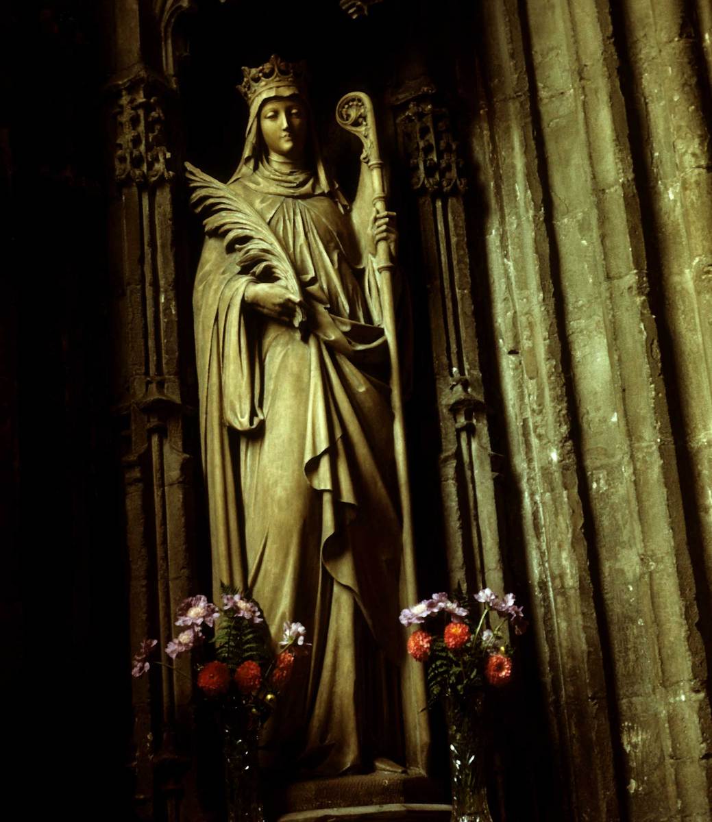 13d_Holywell_StWinfredWellstatue_13d.jpg