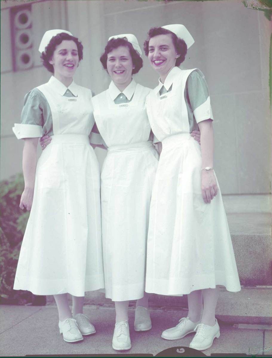 055_smajo_nurses_2_ca1950s_.jpg