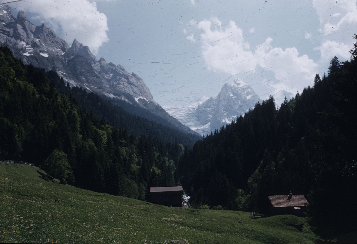 112_Reichenbach-valley-welhorn-and-wetterhorn.jpg