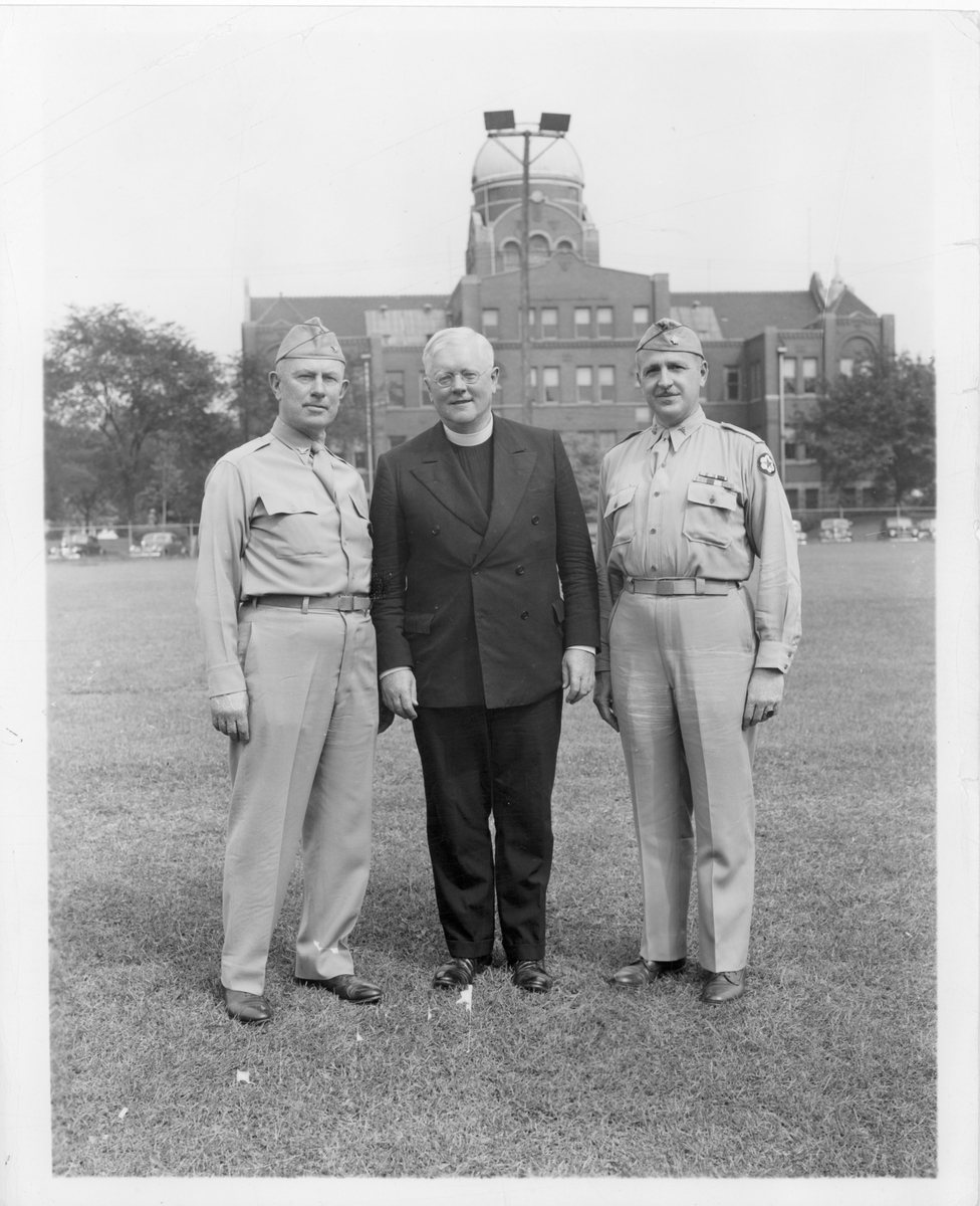 001_father_samuel_knox_wilson_with_med_heads.jpg