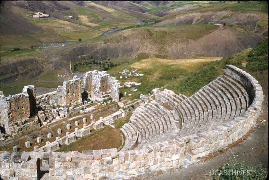 67-djemila-theater-from-above.jpg