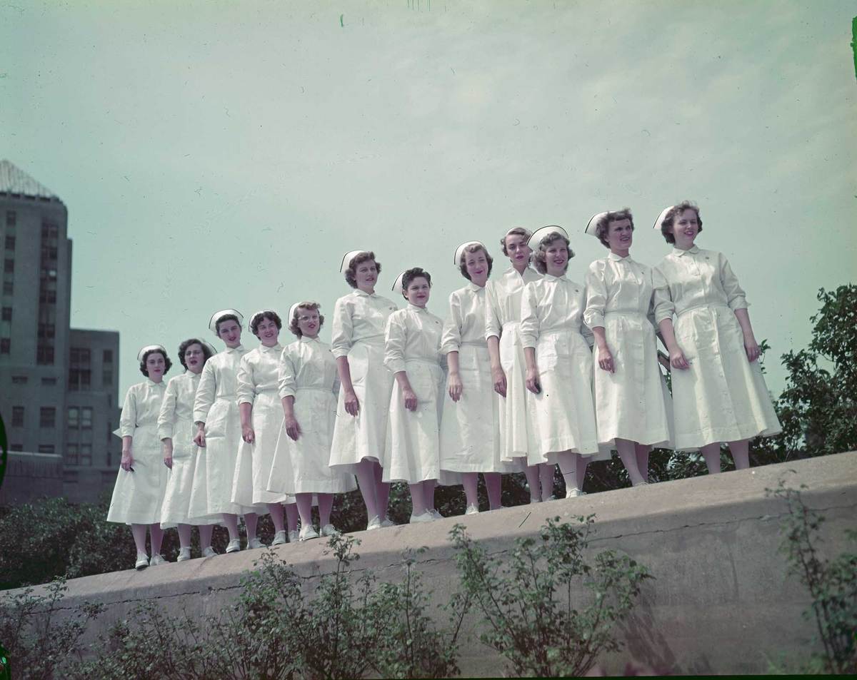 054_smajo_nurses_1_ca1950s.jpg