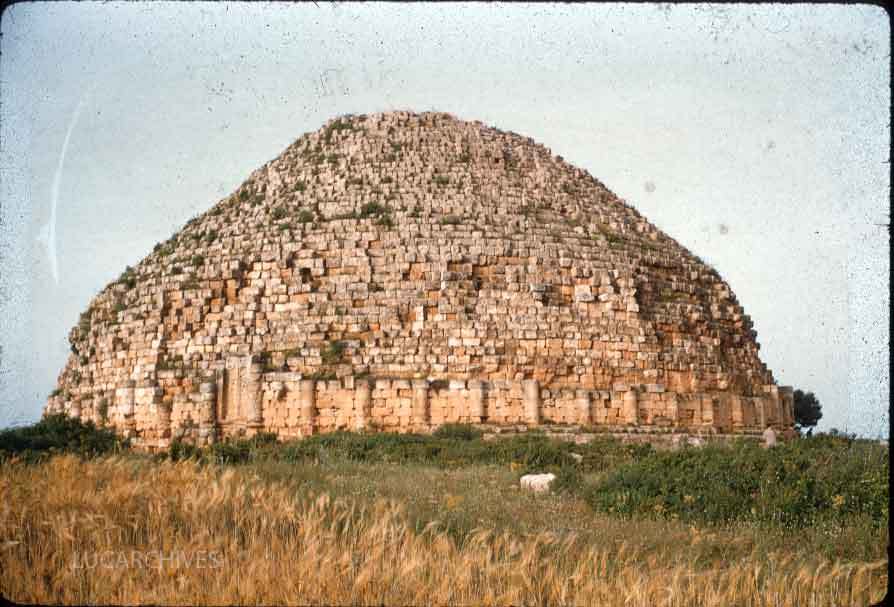 72-tipasa-tombeau-de-la-chretienne.jpg