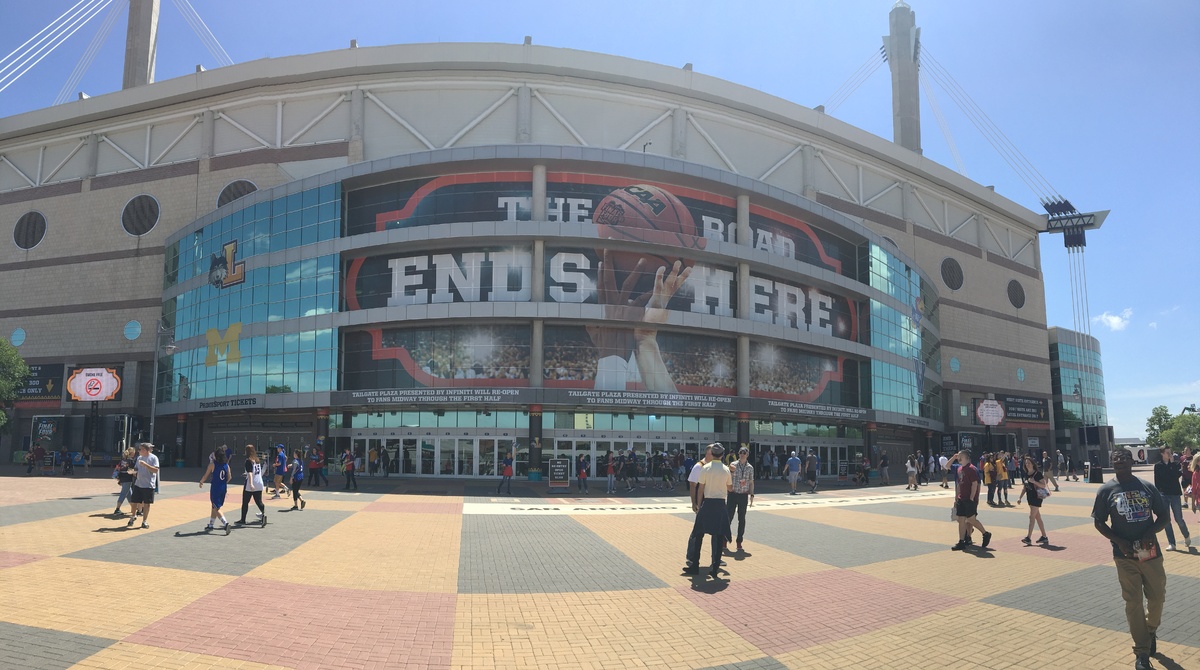 outside the alamodome.JPG