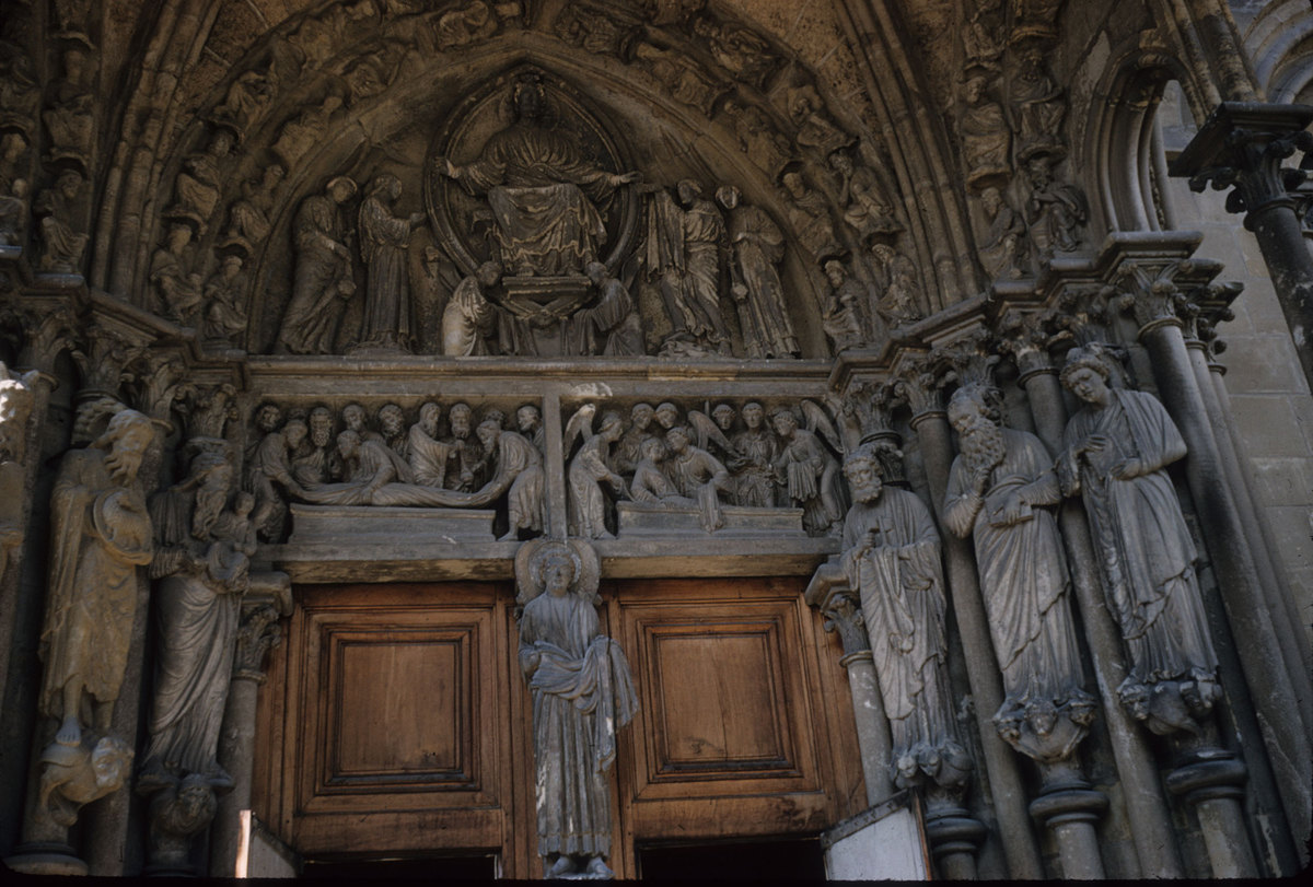 71_Lausanne-Cathedral-13-century-south-portal.jpg