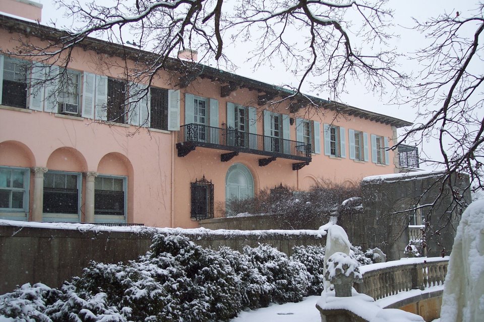 Cuneo Museum and Gardens in Winter