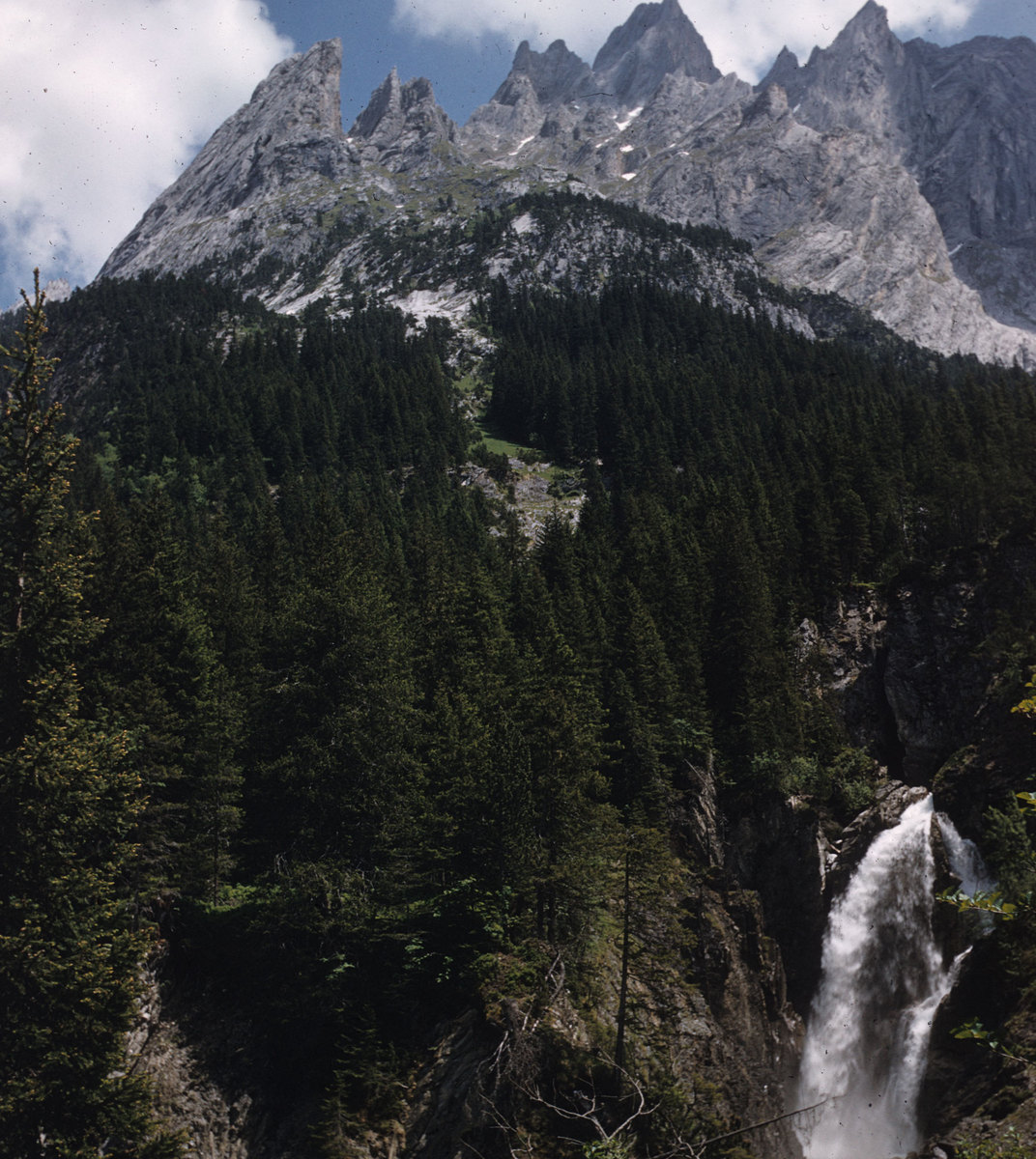 124_Rosenlaui-gorge-falls-castor-and-pollux.jpg