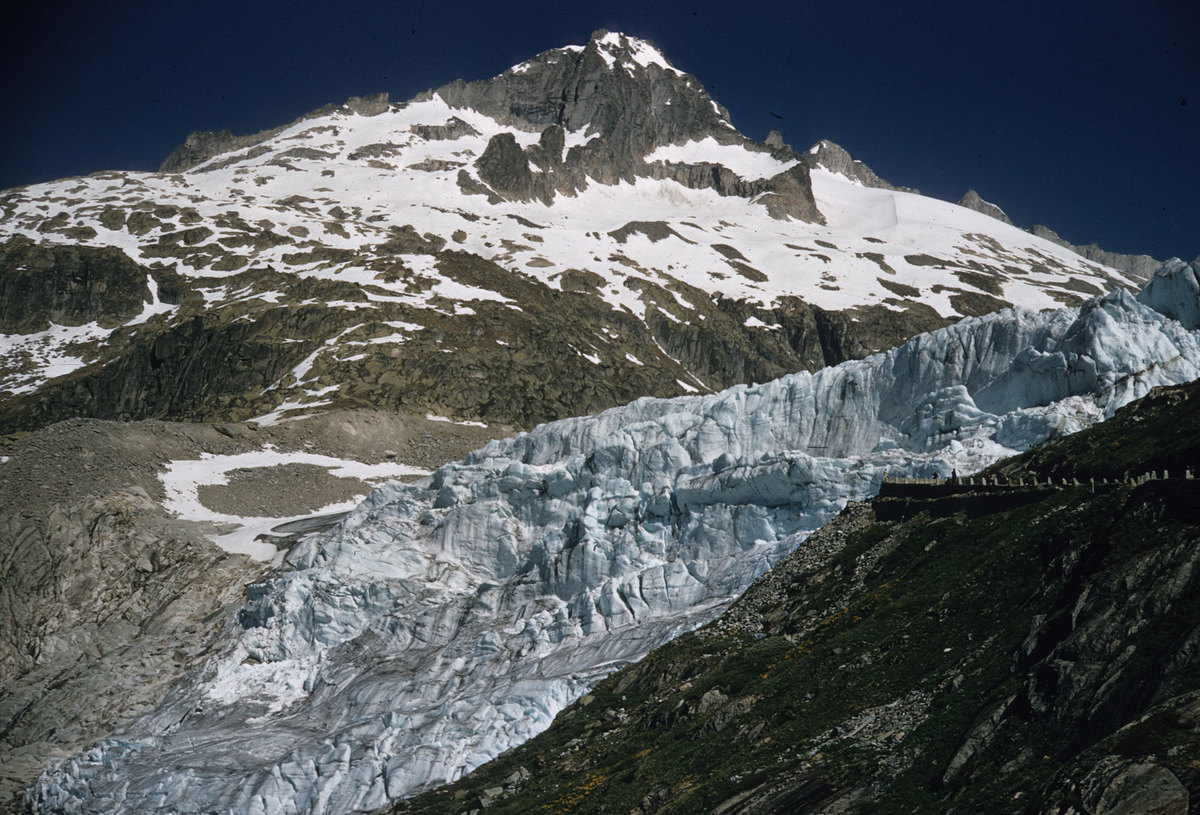 115_rhone-source-glacier-close-up.jpg