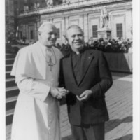 001_raymond_baumhart_and_pope_john_paul_II.jpg