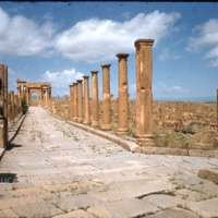 47-timgad-decumanus-at-cardo.jpg