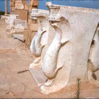 7-leptismagna-market-stalls.jpg