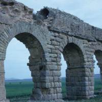 235_Oudna-aquaduct-arches-c.jpg